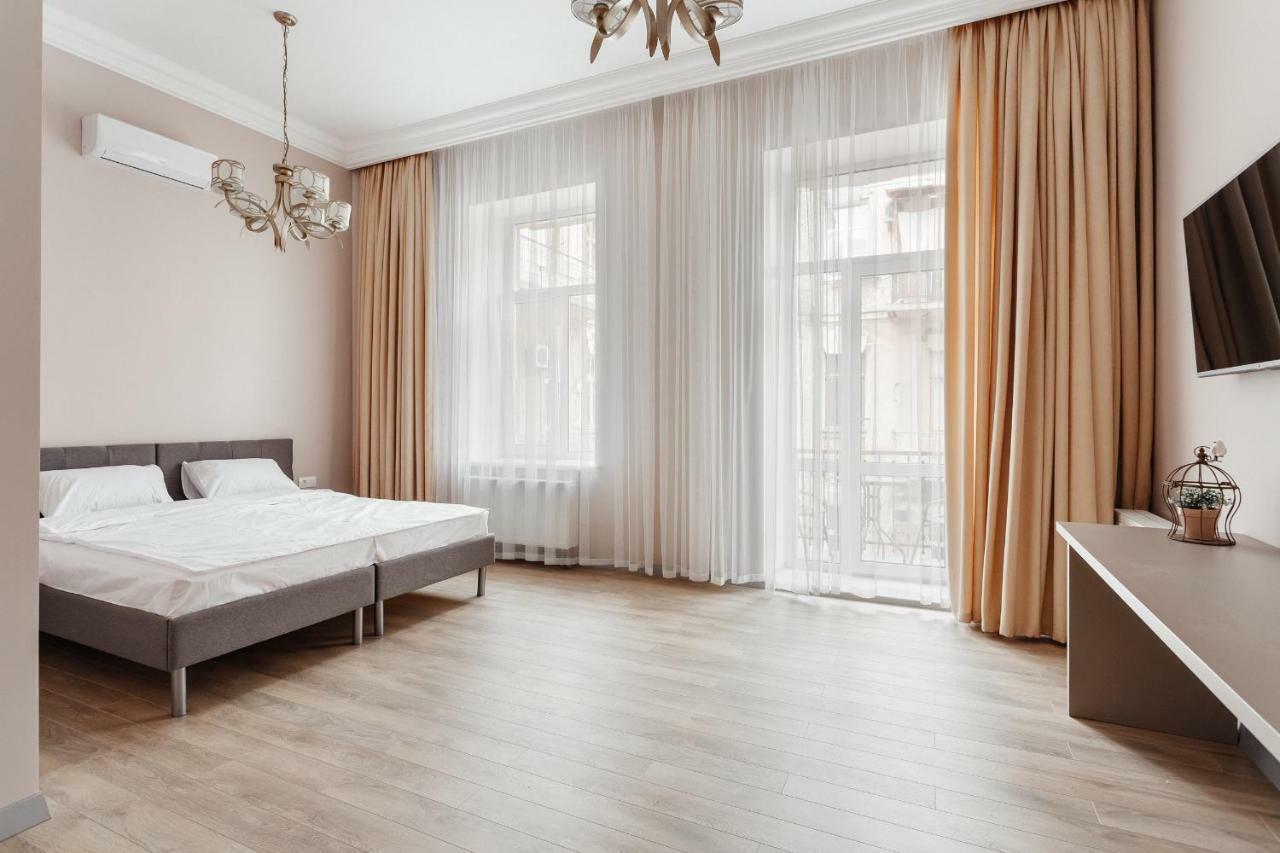 Central Barkar Apartments Одесса Экстерьер фото